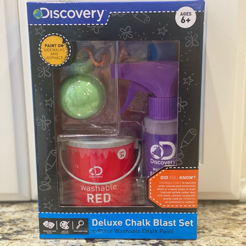 NEW Discovery Deluxe Chalk Blast Set